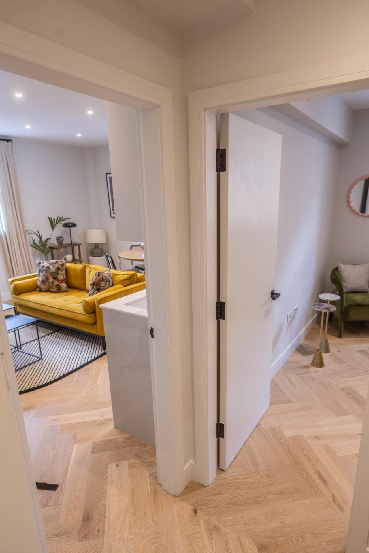 Modern, Stylish Newly Refurbished 2Nd Floor Apartment In Fitzrovia Londýn Exteriér fotografie